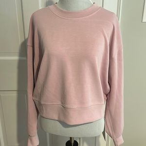 New Lululemon size 4 perfectly oversized crop crew in a light pinkish purple